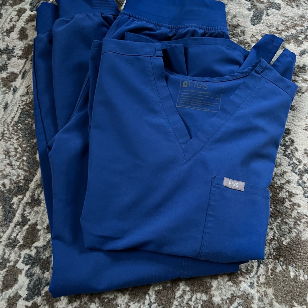 Figs blue scrub set